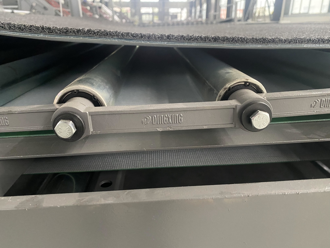 120-600gsm Üst Sayfa Otomatik Flüt Laminasyon Oluklu Laminasyon Makinesi CE