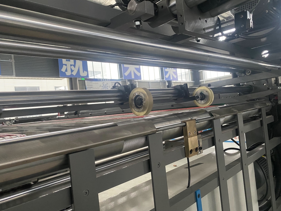 120-600gsm Üst Sayfa Otomatik Flüt Laminasyon Oluklu Laminasyon Makinesi CE