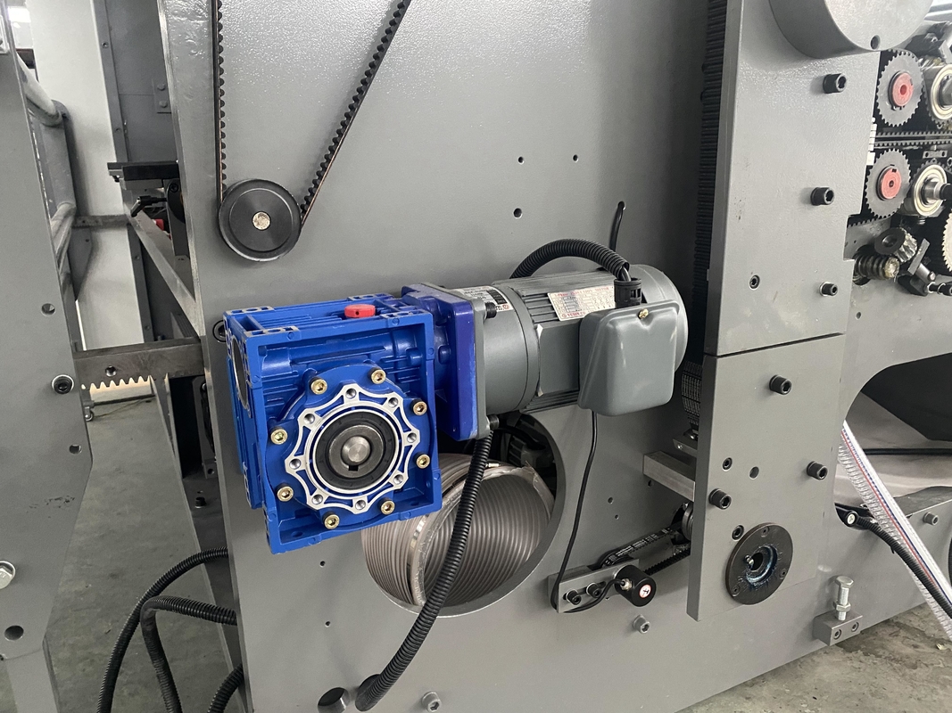 120-600gsm Üst Sayfa Otomatik Flüt Laminasyon Makinesi 3Ply Oluklu Laminasyon Makinesi