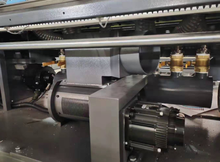 120-600gsm Üst Sayfa Otomatik Flüt Laminasyon Makinesi 3Ply Oluklu Laminasyon Makinesi