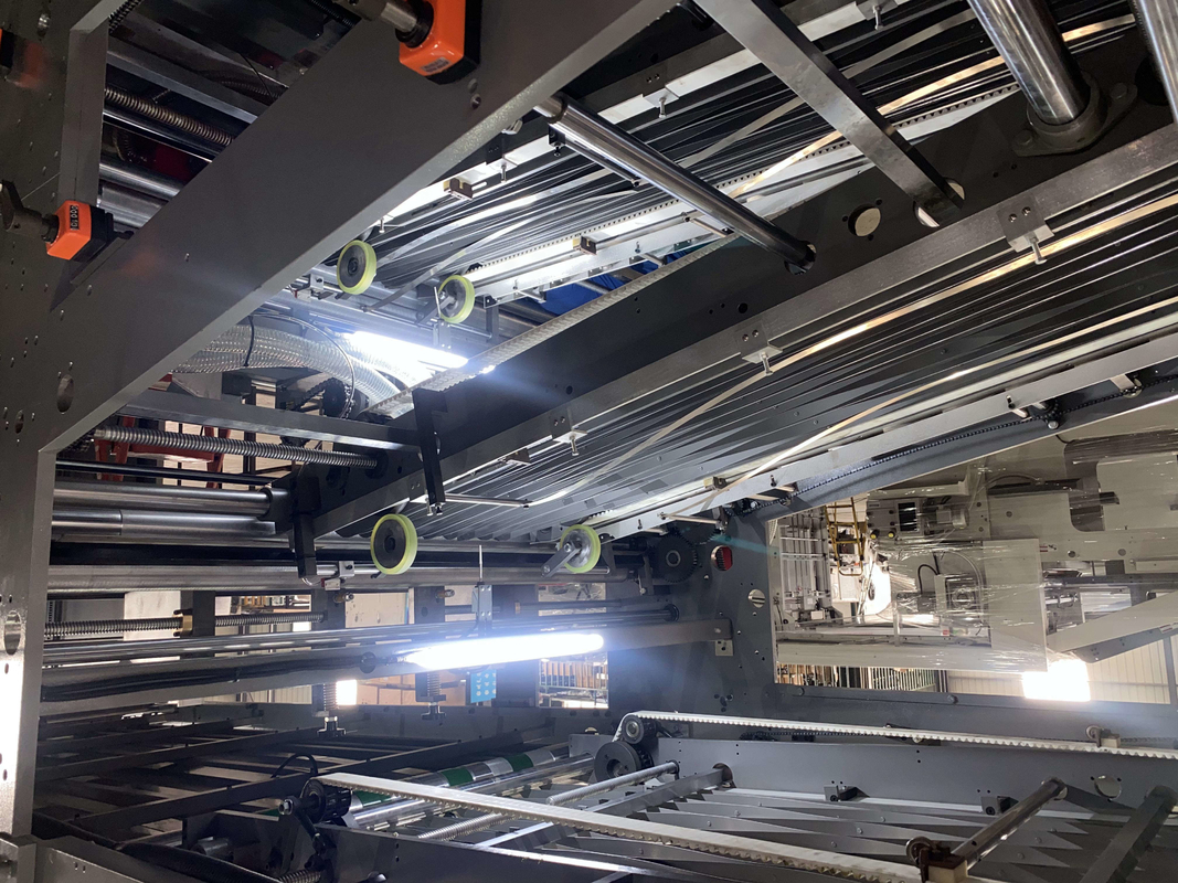 ISO 5 Kat Flüt Laminasyon Makinesi 30HP 380V Oluklu Kutu Laminasyon Makinesi