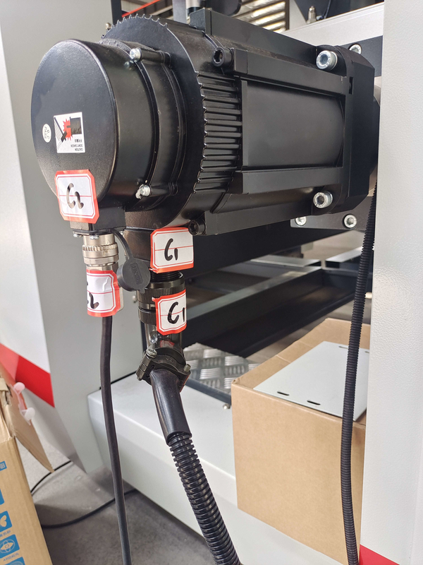 Çözünen Tutkal Oluklu Kutu Klasör Yapıştırıcı 420mm-1900mm Klasör Yapıştırma Makinesi