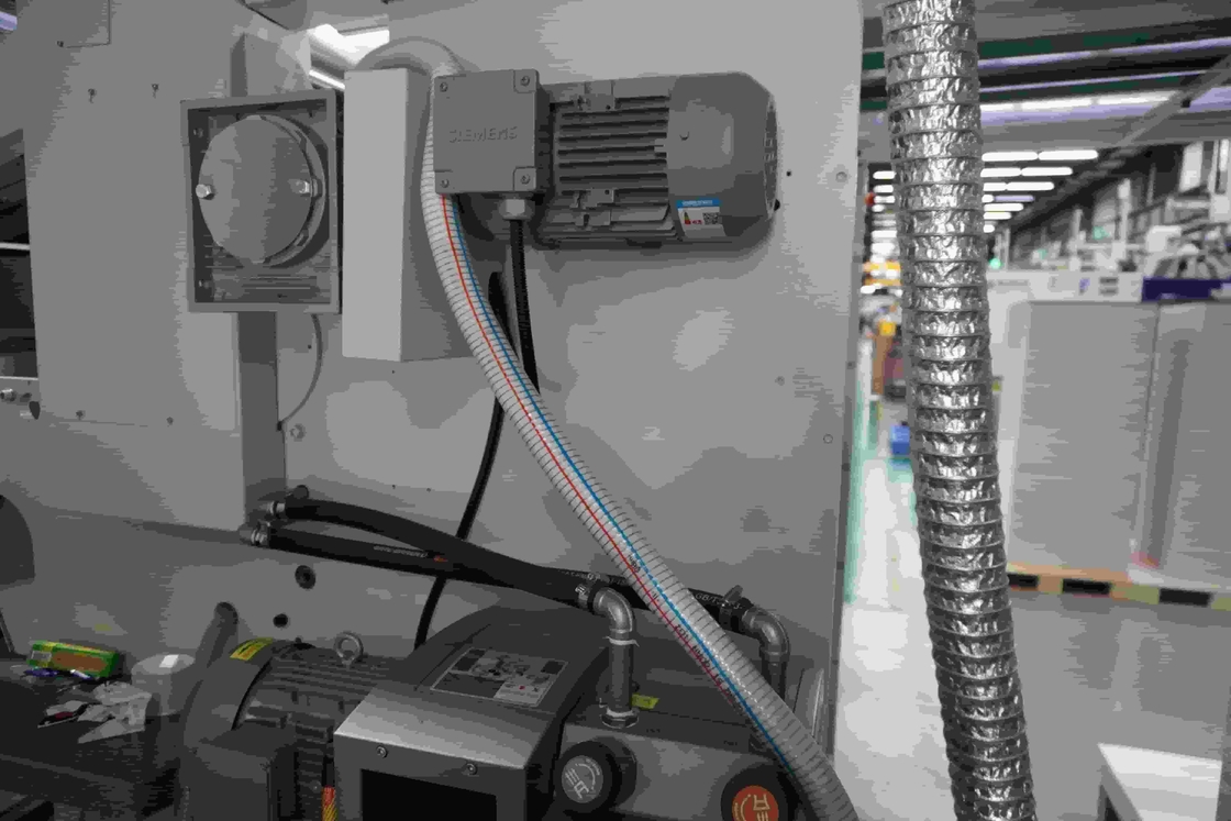 Yüksek hassasiyetli karton laminatörü ± 0.5mm doğruluk ve 100-800g/m2 üst kağıt kalınlığı ile